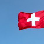 Szwajcarski rząd chce implementować surowe unijne przepisy o broni, co wzbudza sprzeciw tradycyjnych Szwajcarów